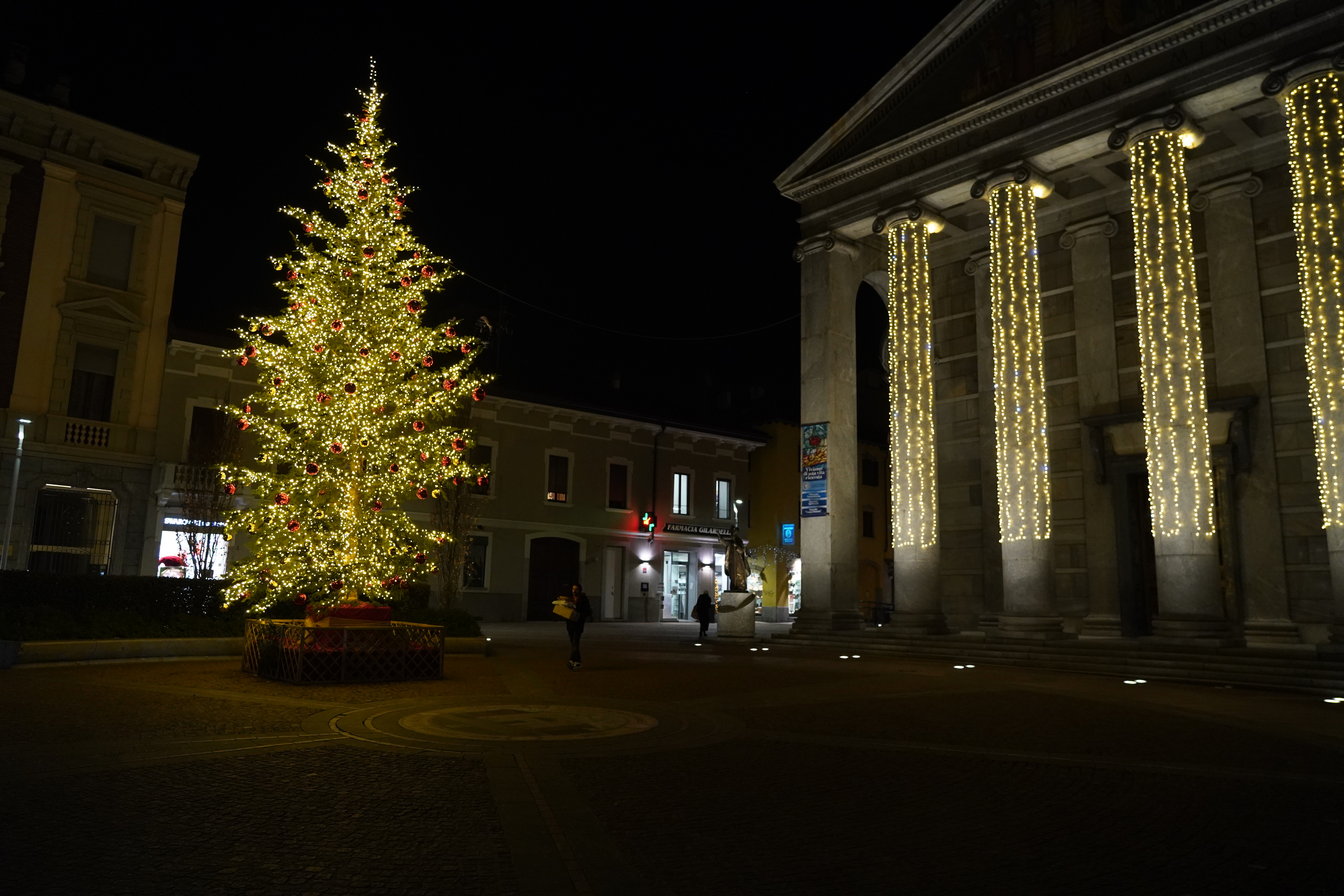 Bando per l'assegnazione di un contributo economico per l'installazione di luminarie e l'organizzazione di eventi natalizi - 2024